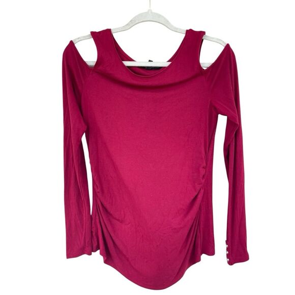 White House Black Market Tops - 🎉Host Pick🎉 White House Black Market Cold Shoulder Red Lightweight Medium Top